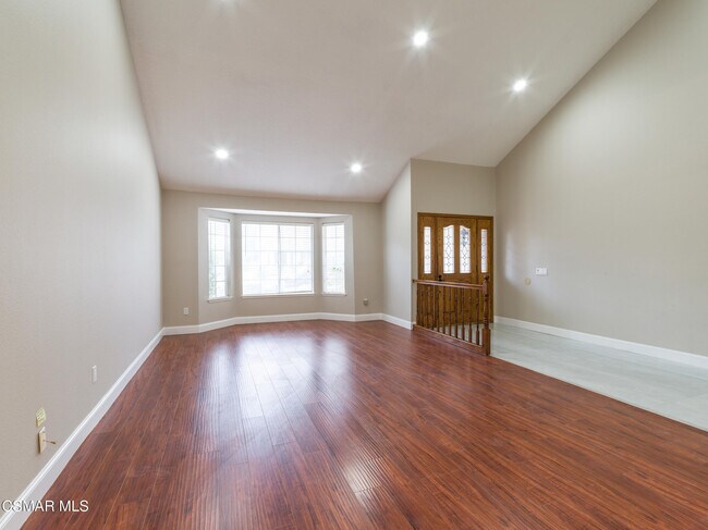 Building Photo - 382 Rockedge Dr