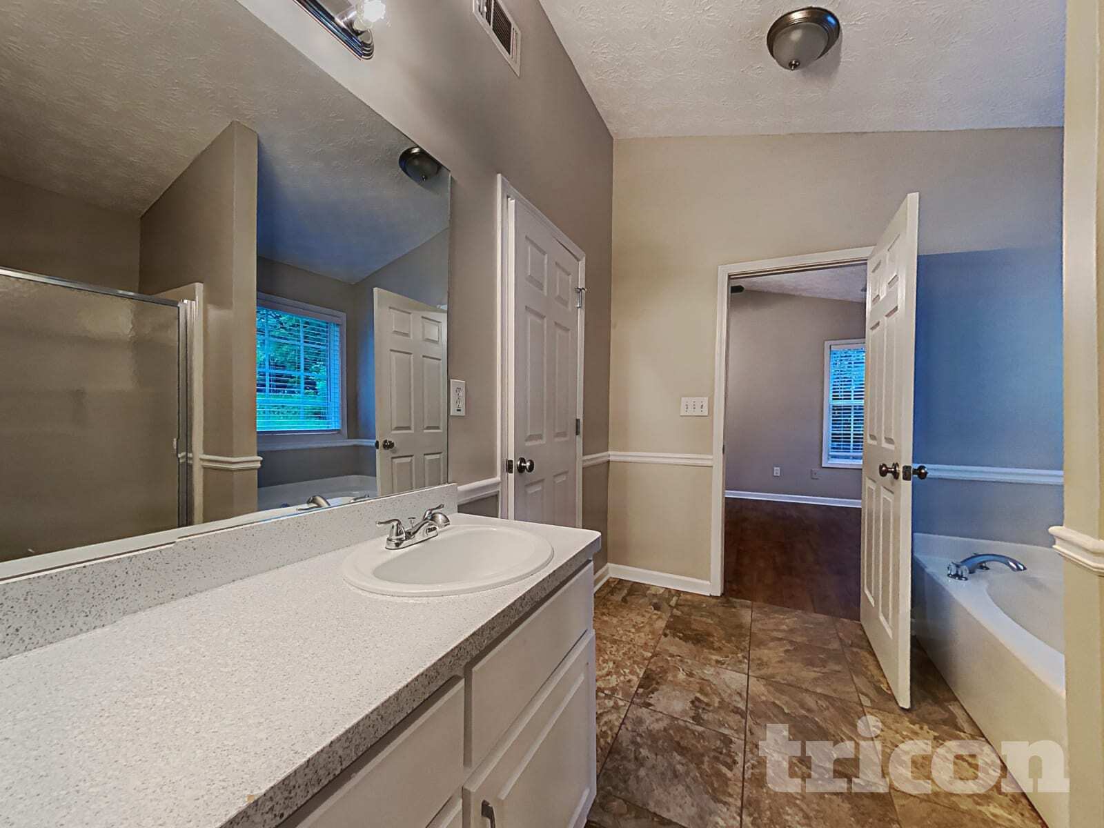 Building Photo - 35 Crooked Creek Dr