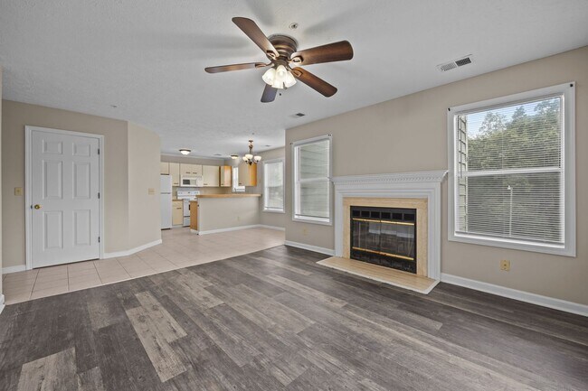 Building Photo - 962-6 Stewarts Creek Dr