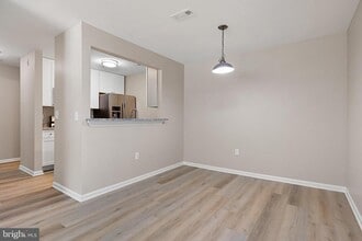 Building Photo - 1741 Braken Ave