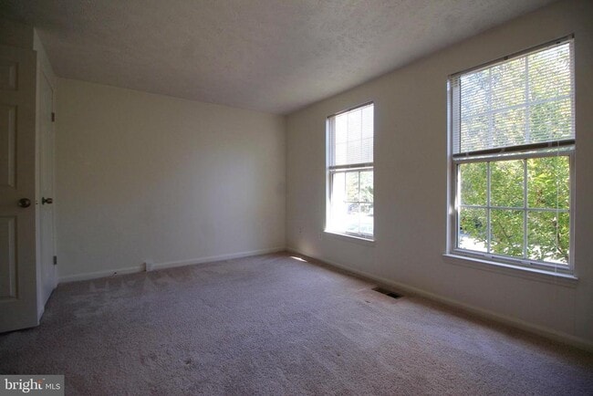 Building Photo - 1544 Woodcrest Dr