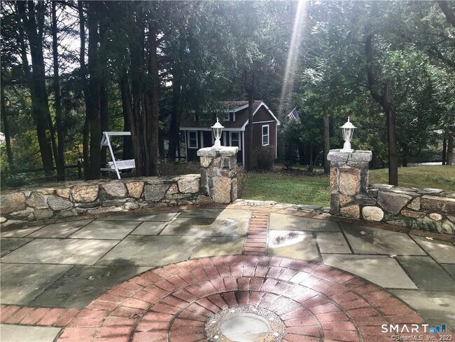 Building Photo - 40 Wilridge Rd