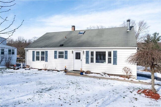 Building Photo - 48 Quaker Hill Rd