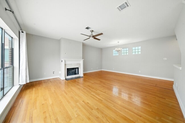 Building Photo - 9709 Riddlewood Ln
