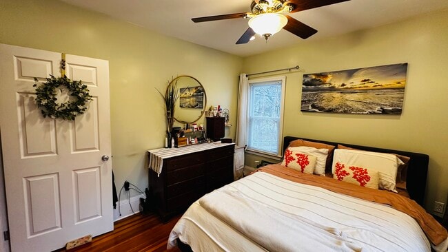 Building Photo - 139 Stetson St