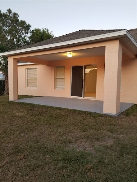 Building Photo - 8025 98th Ct