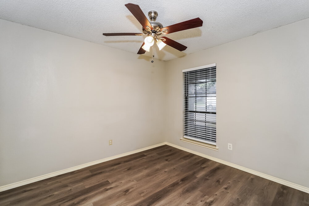 Building Photo - 709 Daniels Dr