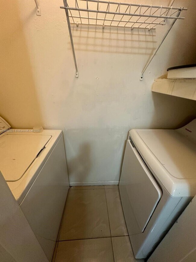 Building Photo - 17440 NW 67th Pl