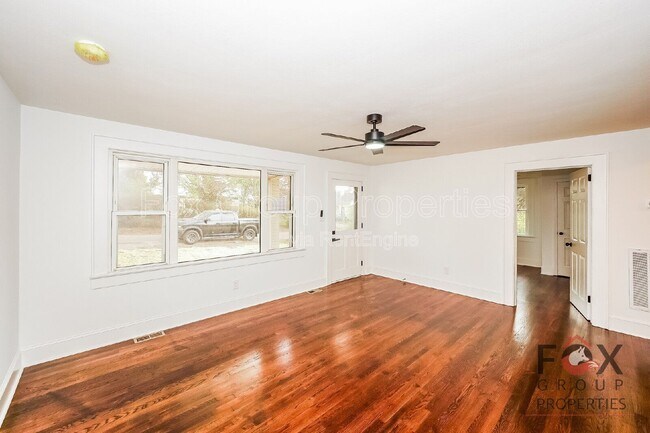 Building Photo - 1522 7th Ave Dr SW