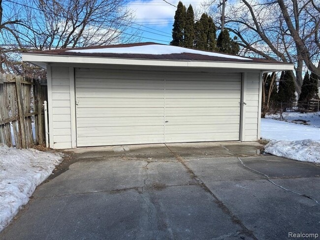 Building Photo - 28758 Leona St