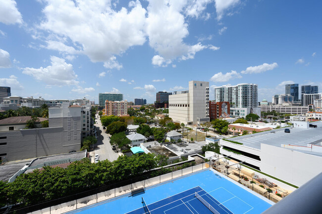 Building Photo - 525 S Flagler Dr