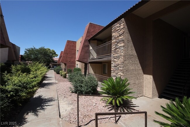 Building Photo - 5405 Indian River Dr