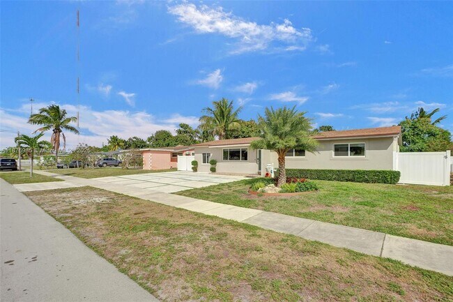 Building Photo - 19625 NW 6th Pl