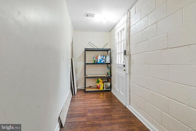 Building Photo - 7915 Journey Ln