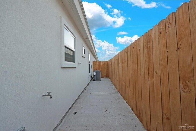 Building Photo - 14 N 39th St