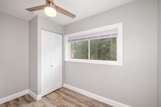 Building Photo - 2128 Crane Ave