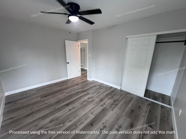 Building Photo - 370 W 44th St