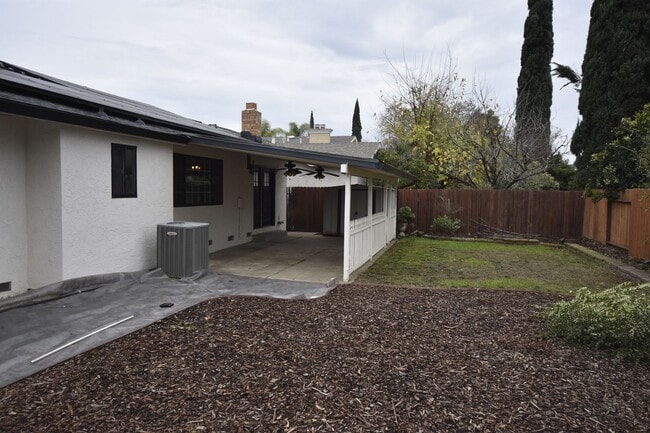 Building Photo - 1208 Glenbrook Ave