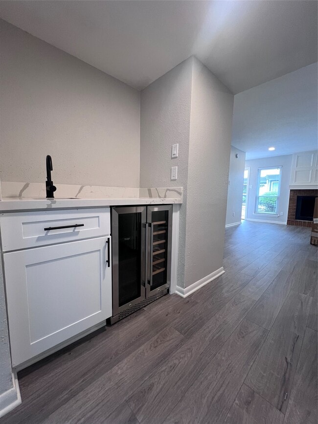 Building Photo - 5917 Fairdale Ln