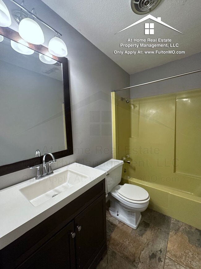 Building Photo - 107 Spruce Dr
