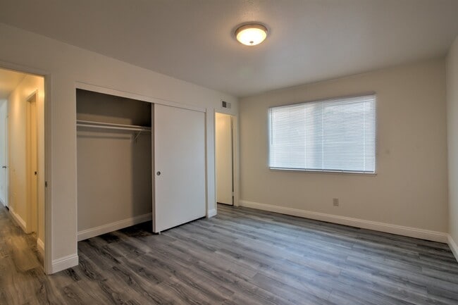 Building Photo - Cozy 3 Bedroom, 2 Bathroom Home by Shandin...