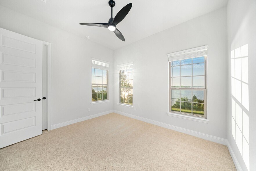 Building Photo - 2300 Fairwater Mews