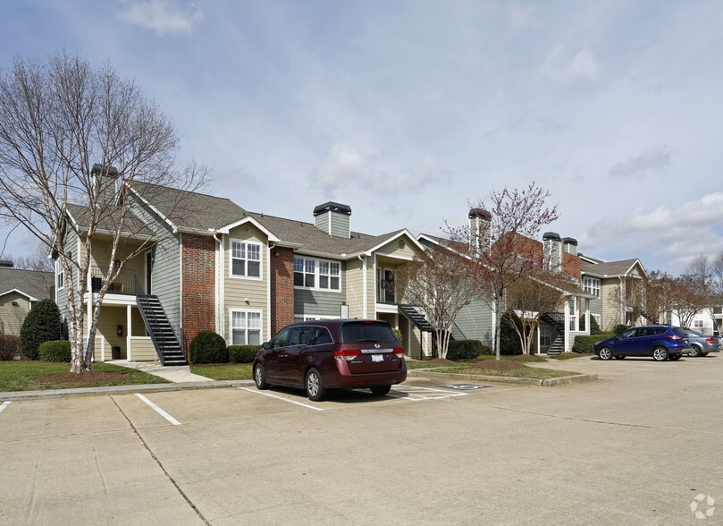 Primary Photo - Central on the Green Apartment Homes