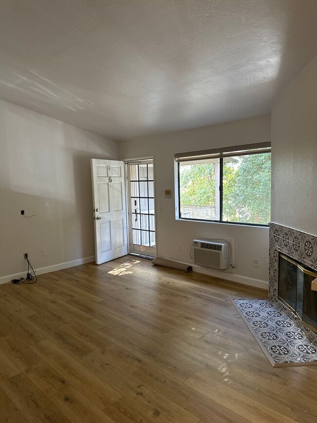 Building Photo - 3935 32nd St