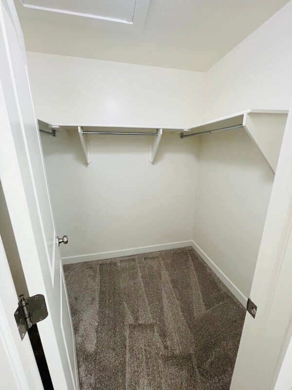 Building Photo - 2576 Cottonwood Dr