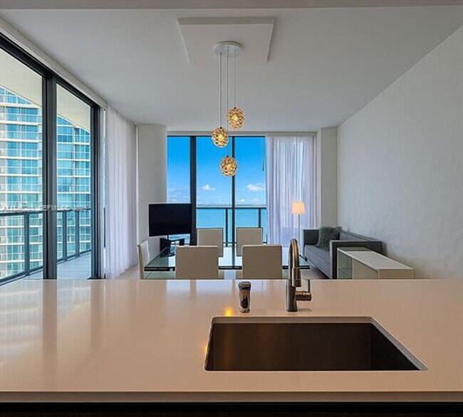 Building Photo - 480 NE 31st St