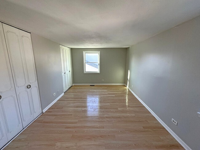 Building Photo - 908 Parker Dr