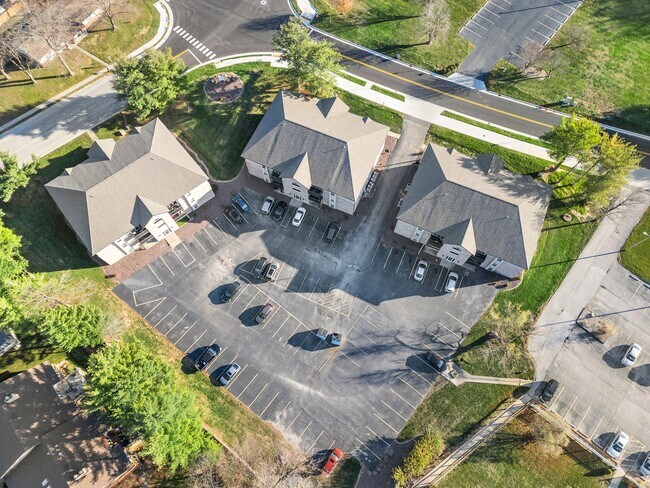 Building Photo - 1040 University Dr