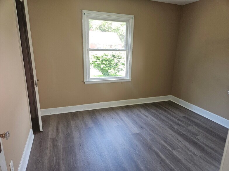 Bedroom - 1733 Gregg Ave