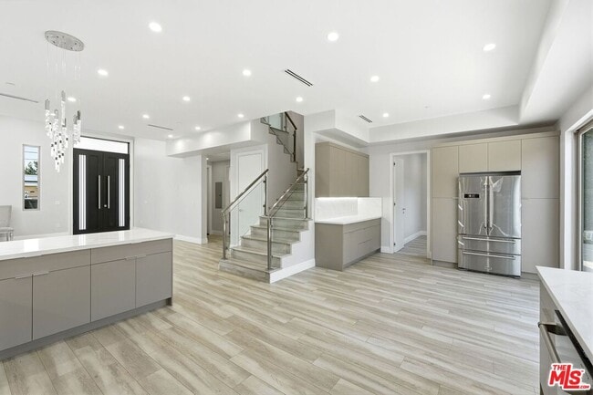 Building Photo - 6717 Sunnyslope Ave