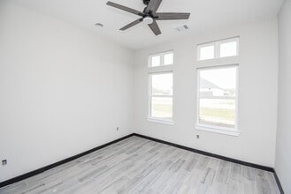 Building Photo - 209 Silverleaf Rd