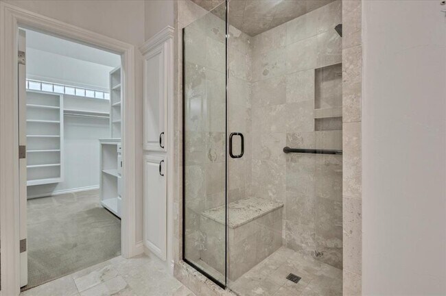 Building Photo - 6313 Glenbrook Ct