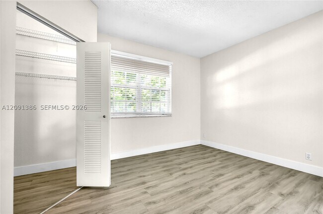 Building Photo - 621 Talavera Rd