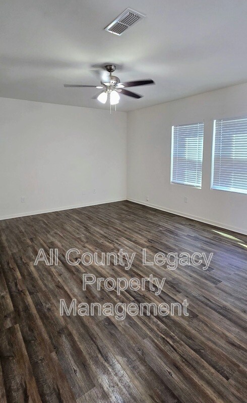 Building Photo - 4421 Kendrick Cir