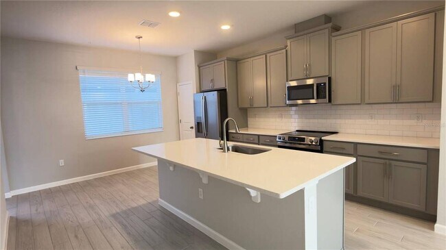 Building Photo - 438 Lady Palm St