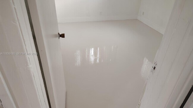 Building Photo - 1940 NE 2nd Terrace