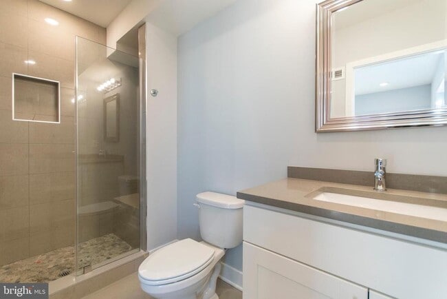 Building Photo - 814 N Uber St