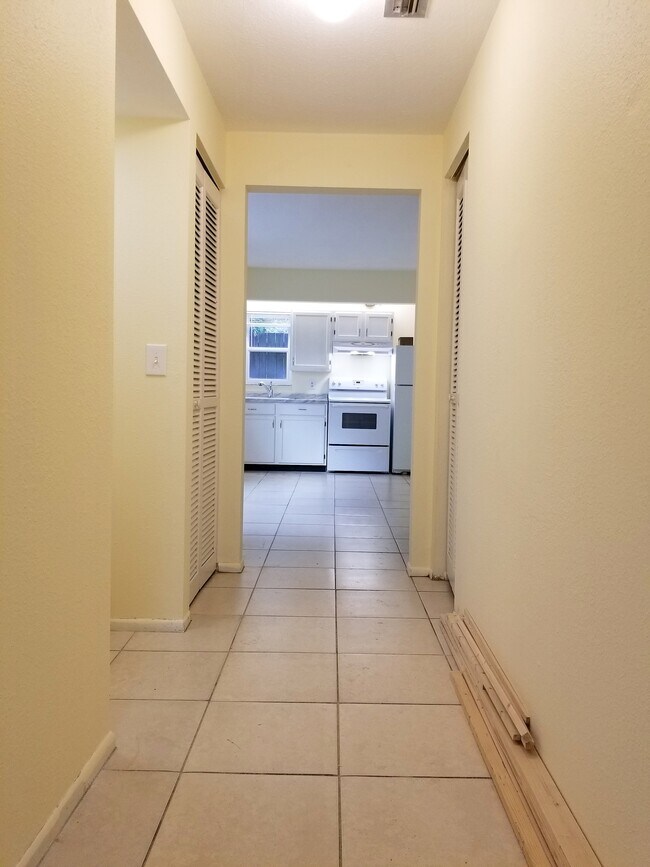 Hallway - 1118 15th St W