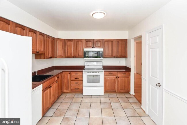 Building Photo - 5843 Wye Oak Commons Ct