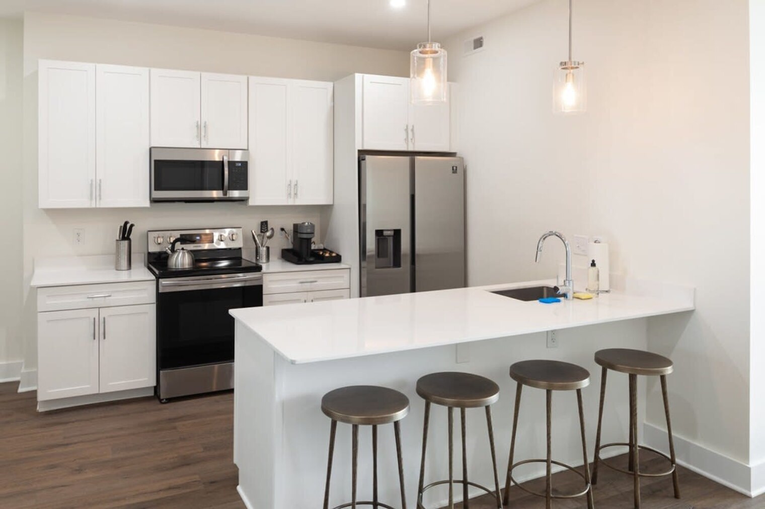 Building Photo - 150 S 6th St