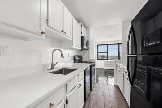 Building Photo - 500 Central Ave