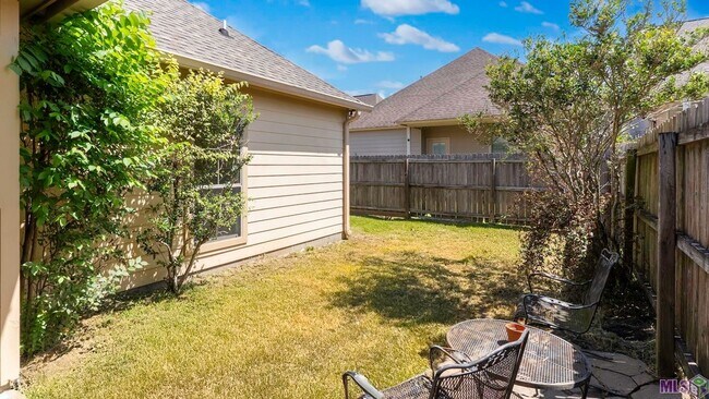 Building Photo - 7945 Seville Ct