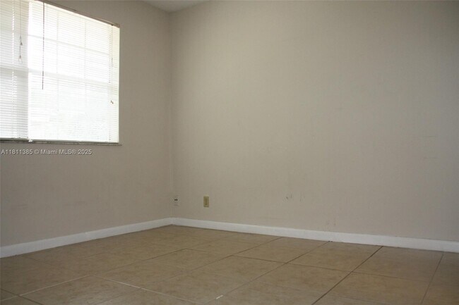 Building Photo - 11462 NW 43rd St