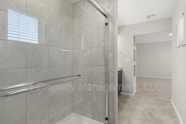 Building Photo - 5643 Linq Place Northeast