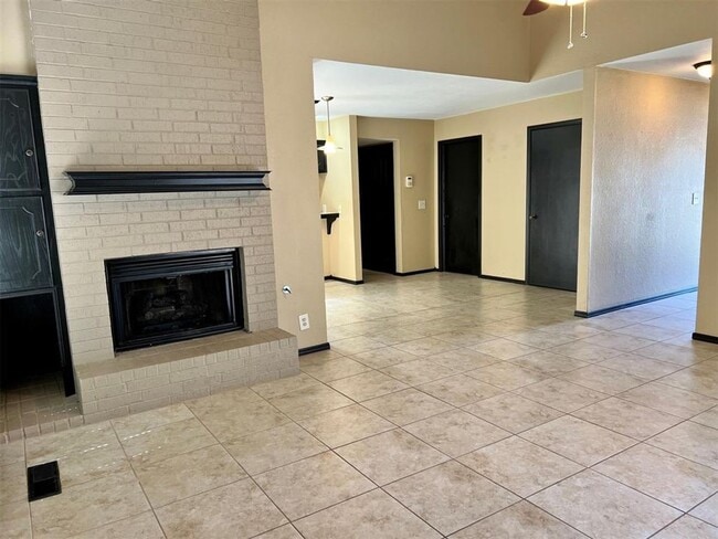 Building Photo - SUPER CUTE AREA