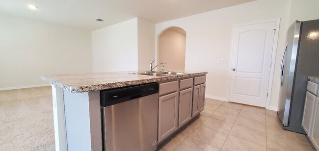 Building Photo - 3-Bedroom, 2.-Bathroom in Squires Grove **(MOVE-IN SPECIAL/50% OFF 2ND MONTH)**